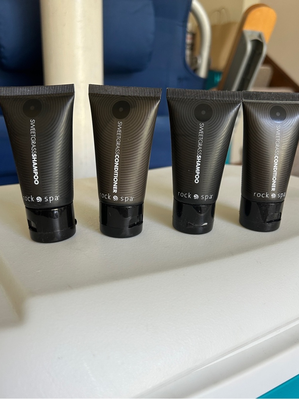 Rock Spa Sweetgrass Shampoo - Black Travel Tube